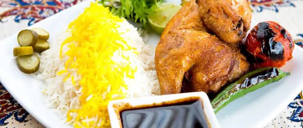 اکبر جوجه با برنج زعفرانی